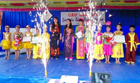 Câu lạc bộ “Em yêu làn điệu dân ca” của Liên đội Trường Tiểu học Sơn Quang, Hương Sơn